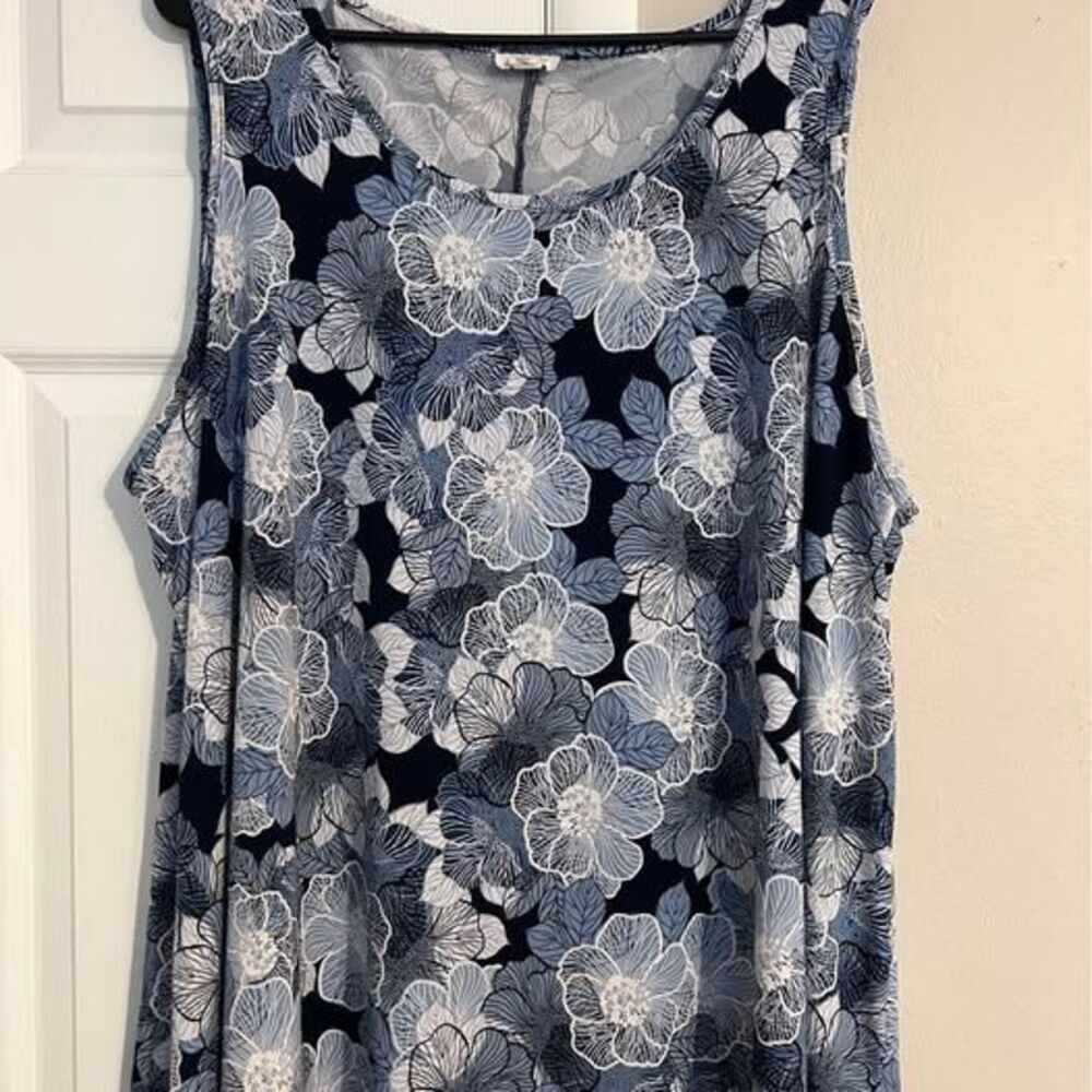 Westport Women’s 3X Navy Blue Floral Sleeveless Tank Top Plus Size Stretch